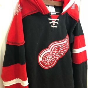 NWT-Official Red Wings sweatshirt